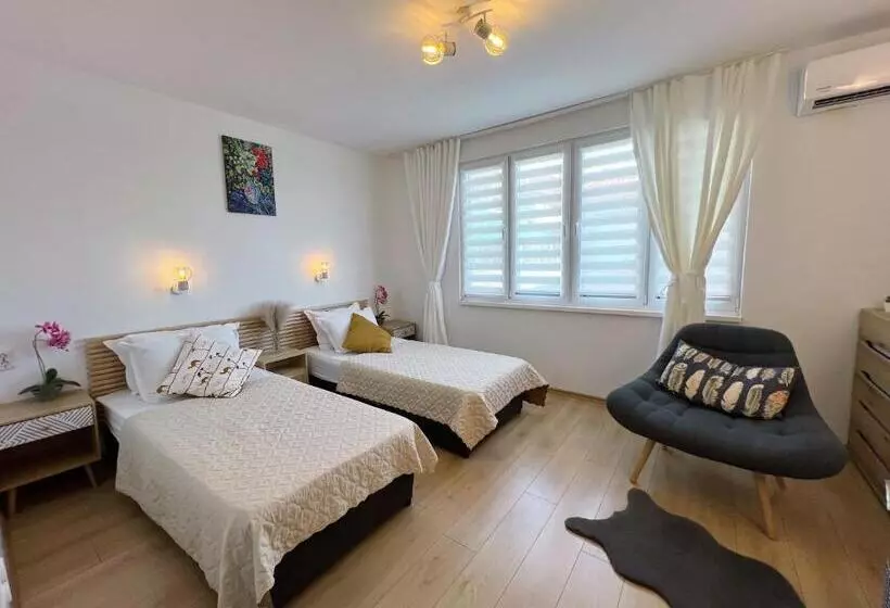 Majatalo къща за гости веселина   ивайловград