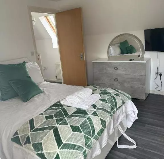 Majatalo Lavish 3 Story House With Full Of Comfort