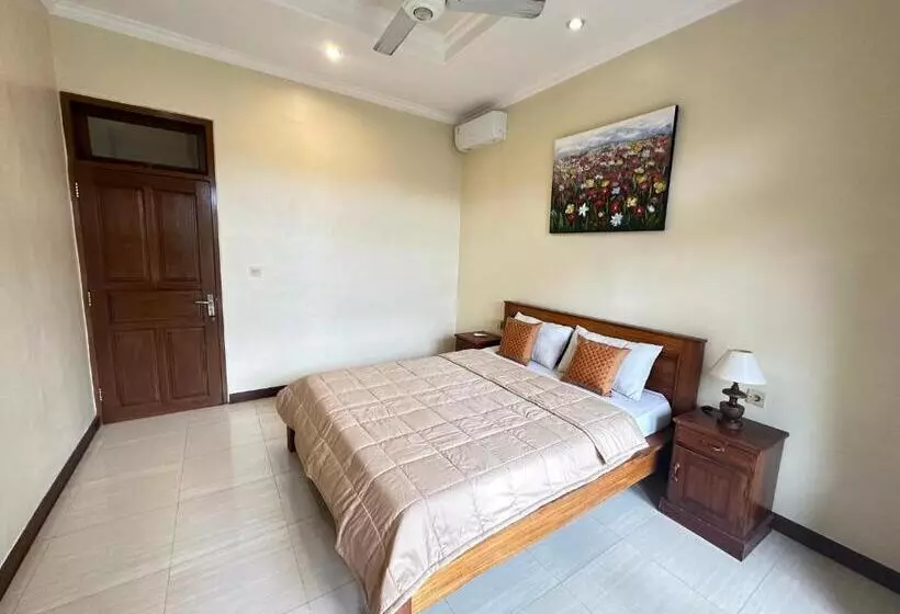 ペンション Naeera Guest House