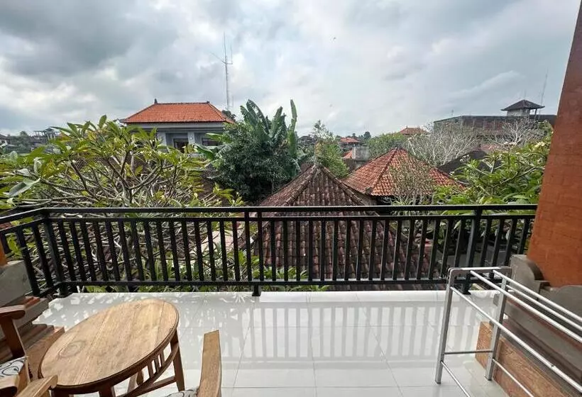 ペンション Naeera Guest House