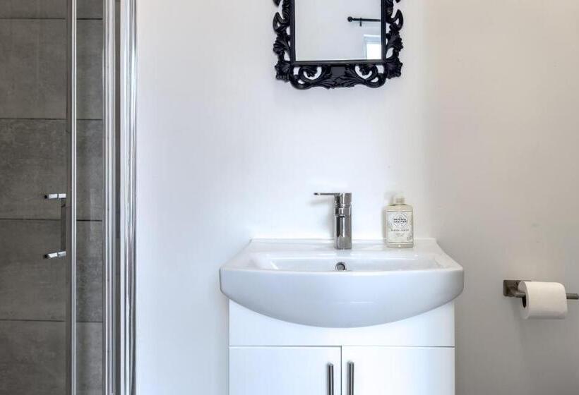 پانسیون Professional Home Stay 4 Double Bedrooms & 4 En Suite Bathrooms