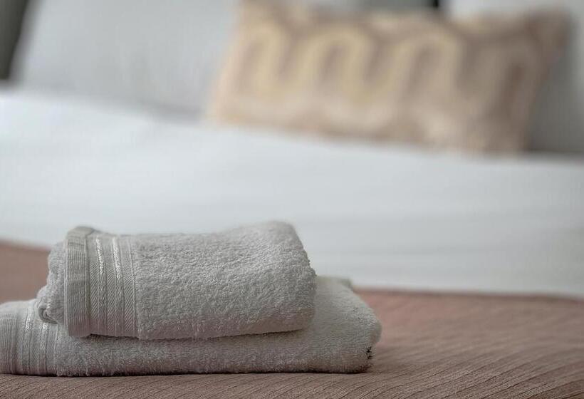 پانسیون Professional Home Stay 4 Double Bedrooms & 4 En Suite Bathrooms