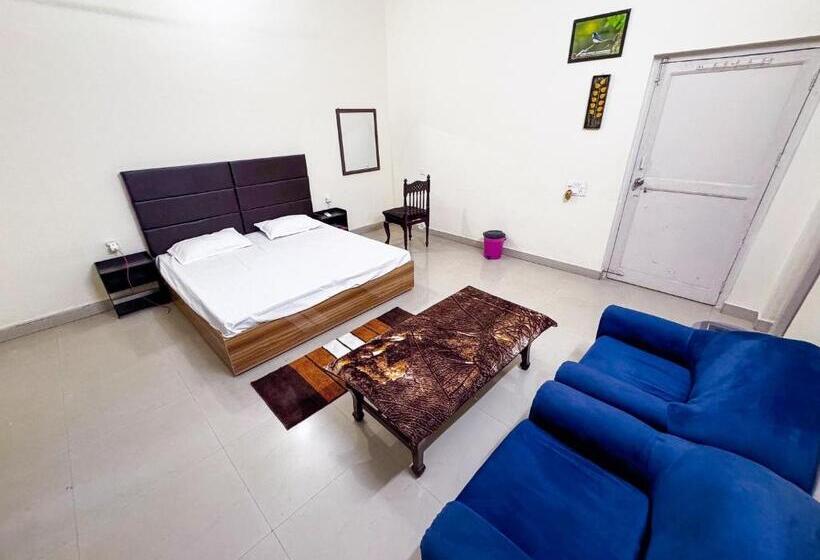 Курорт The Hornbill Retreat