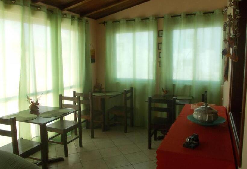 تختخواب و صبحانه Casa Comba