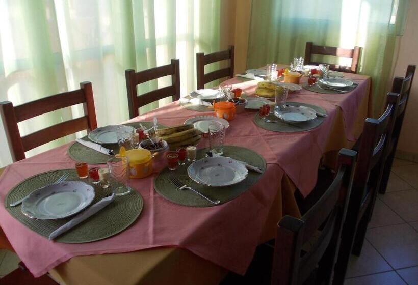 تختخواب و صبحانه Casa Comba