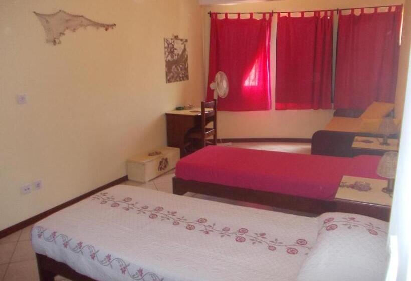 تختخواب و صبحانه Casa Comba