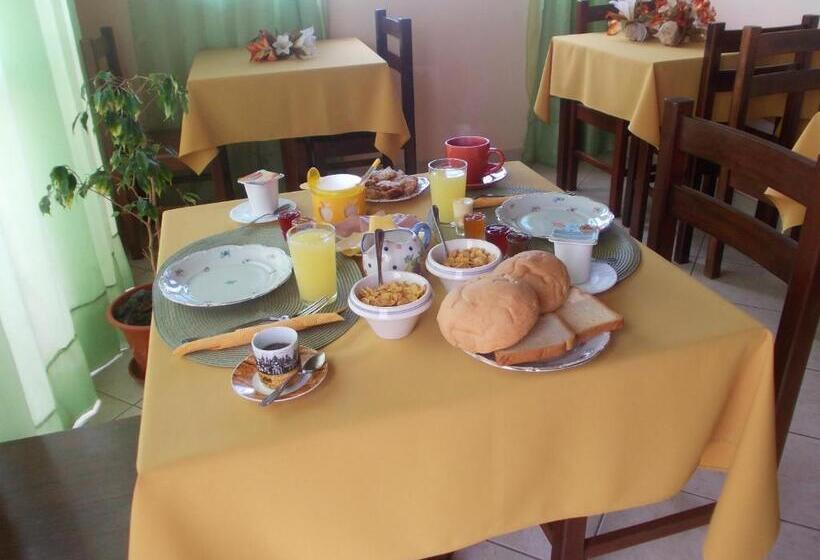 تختخواب و صبحانه Casa Comba