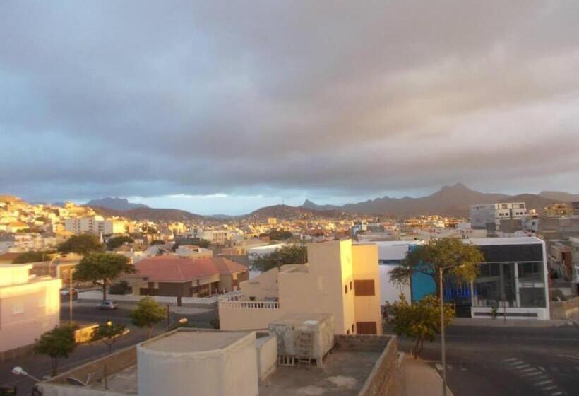 تختخواب و صبحانه Casa Comba