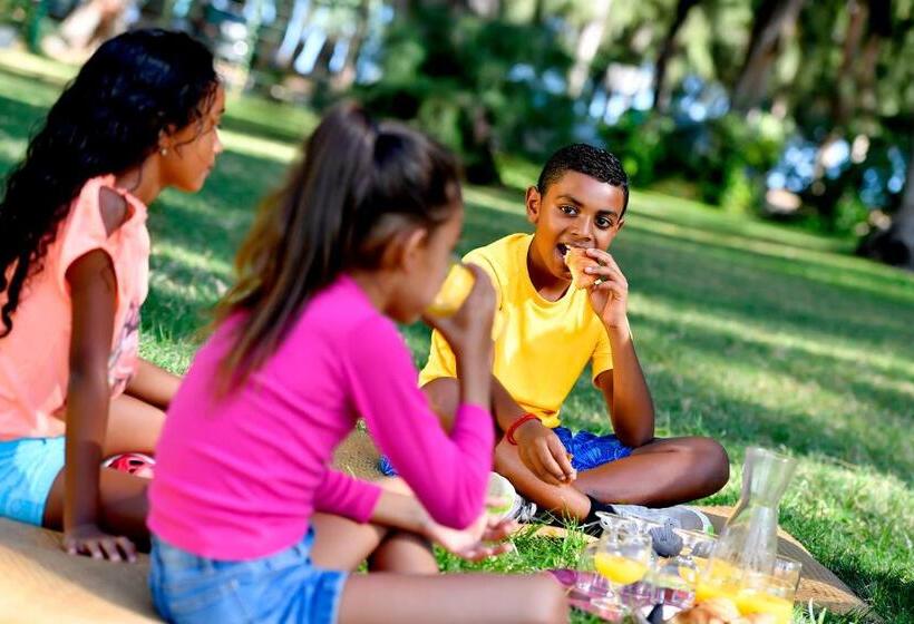 هتل Relais De L’hermitage Saint Gilles