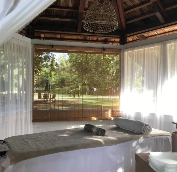 هتل Relais De L’hermitage Saint Gilles