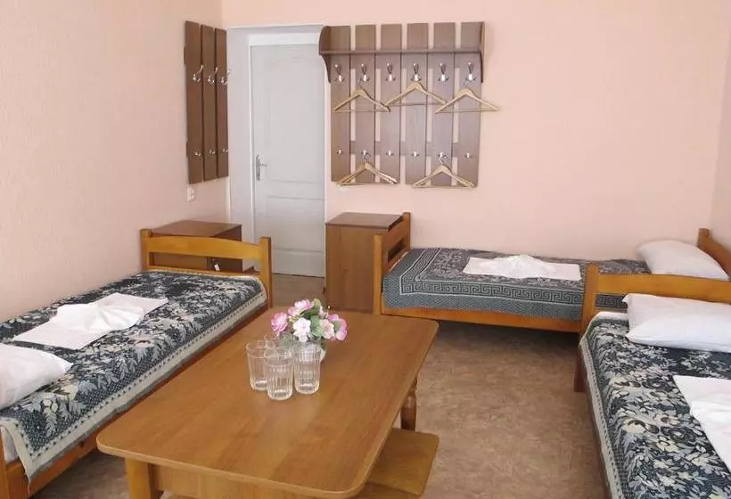 Uyutniy Hostel