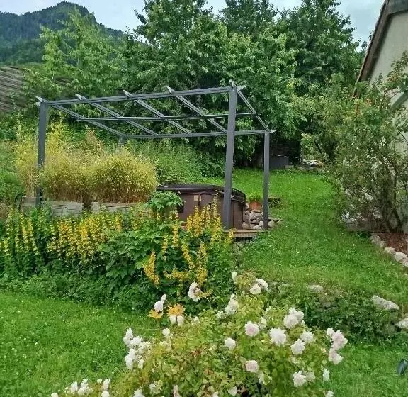 Aamiaismajoitus (B&B) Grange Du Lac