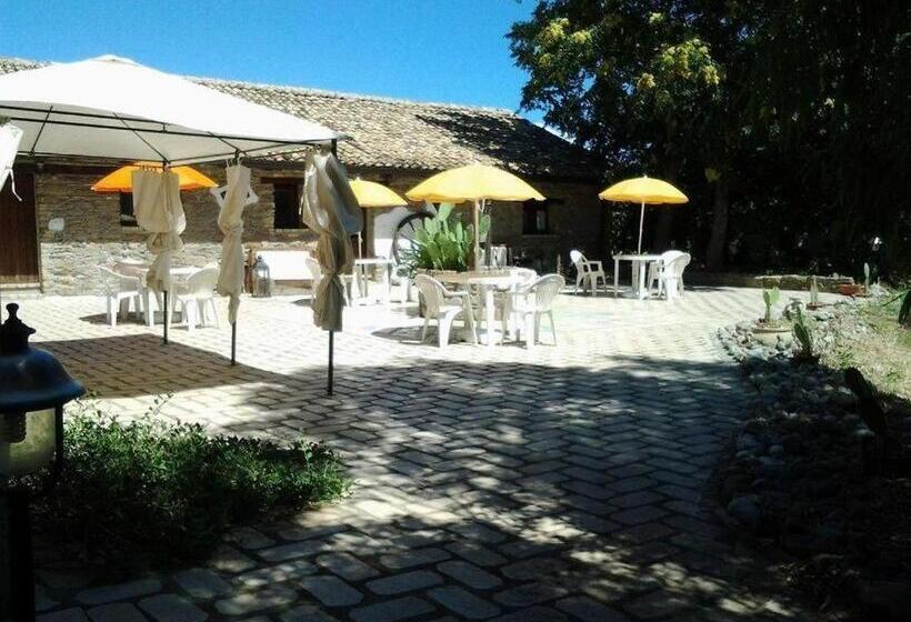 ベッドアンドブレックファースト La Tenuta Dei Fichi D India