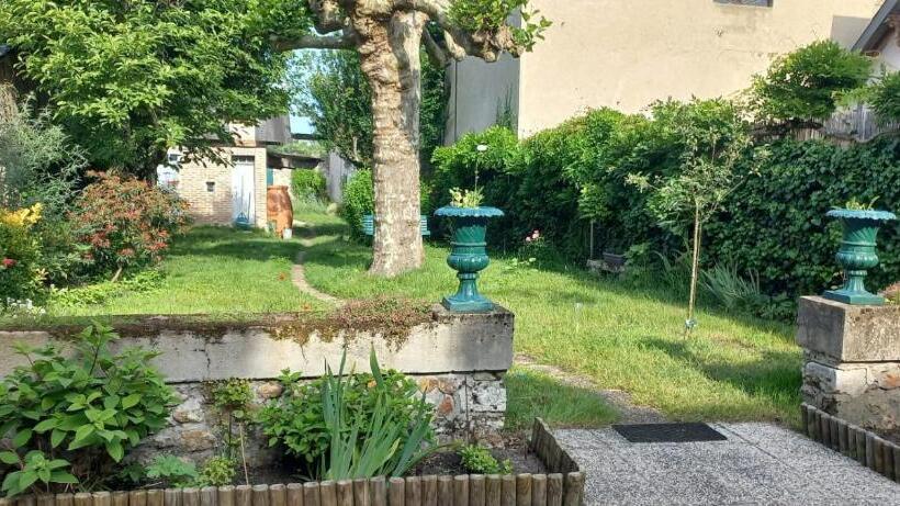 مبيت وإفطار Le Clos De L Ecu