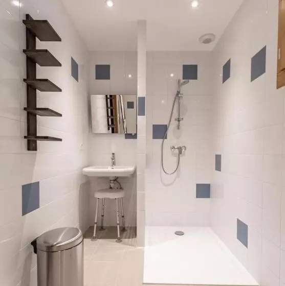 Chambre Hostel Des Combes