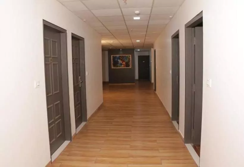 Hotelli Parivar Comfort Luxury Rooms