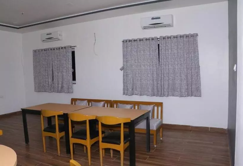 Hotelli Parivar Comfort Luxury Rooms