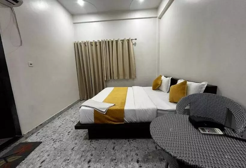 Hotelli Vrinda Sarovar