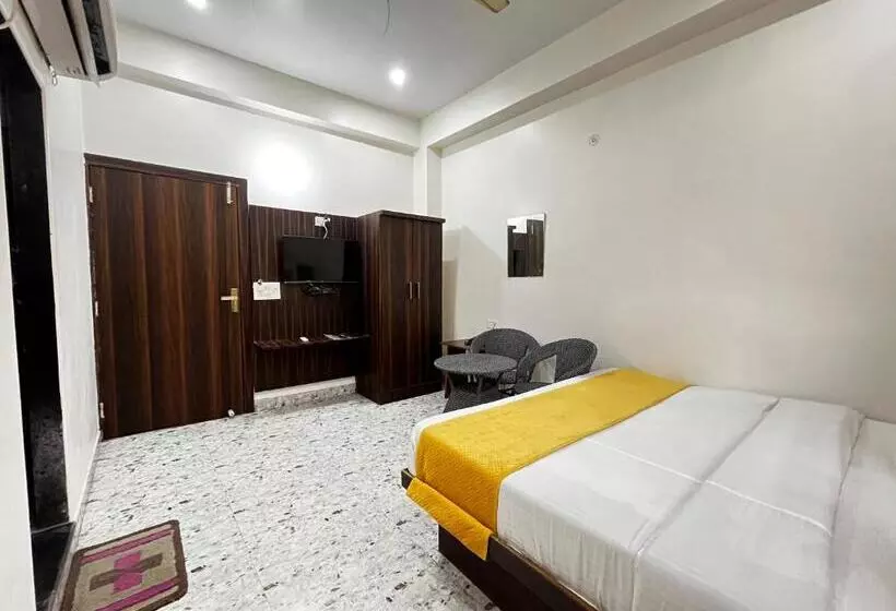Hotelli Vrinda Sarovar