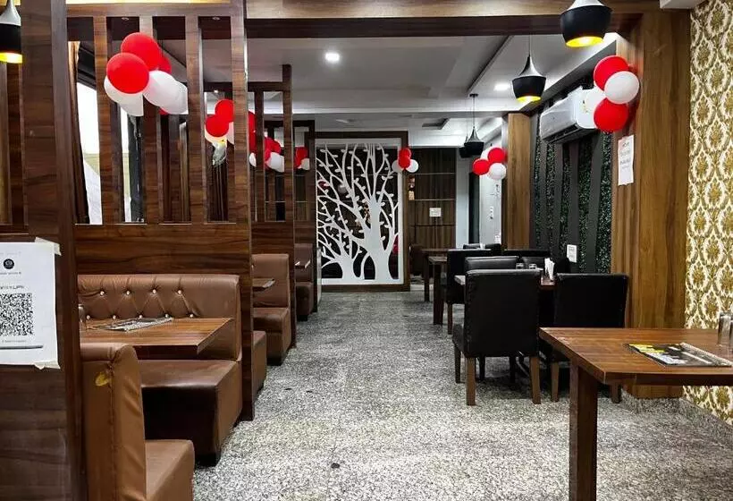 Hotelli Vrinda Sarovar