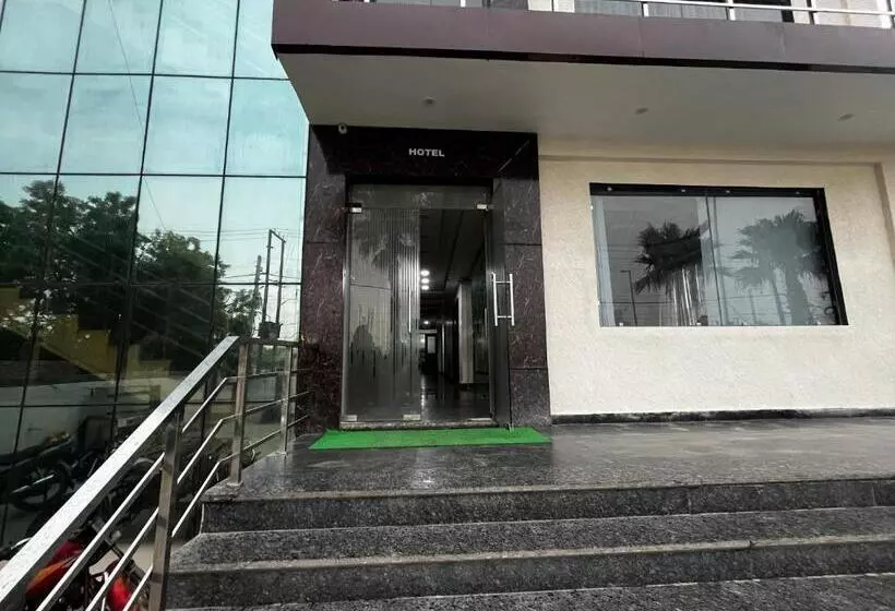 Hotelli Vrinda Sarovar