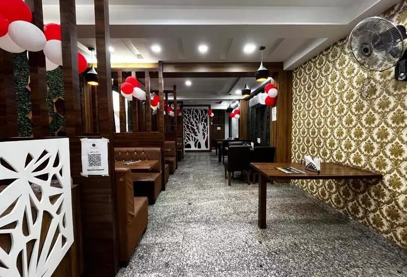 Hotelli Vrinda Sarovar