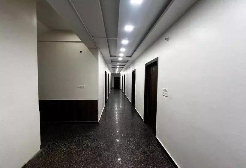 Hotelli Vrinda Sarovar