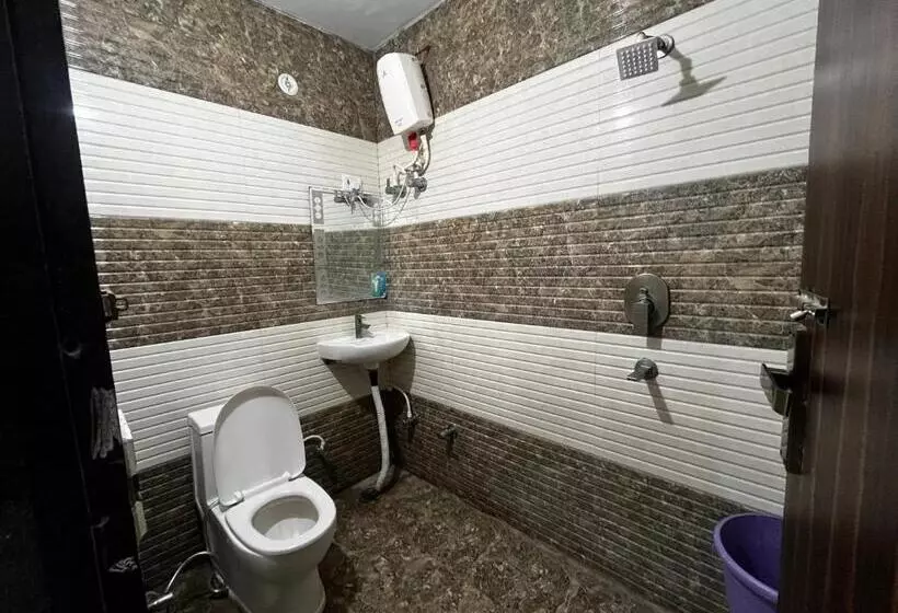 Hotelli Vrinda Sarovar