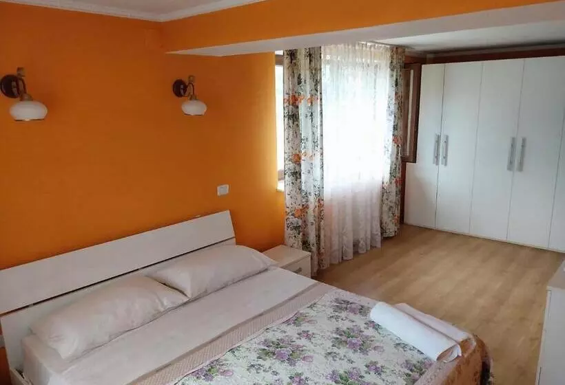 Majatalo Serena House