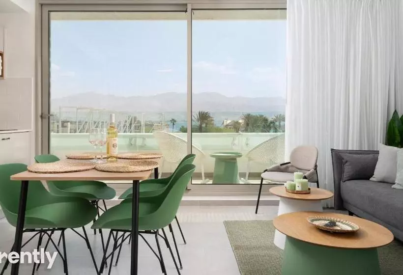 Sea Side Daisy Apartment   By Rently