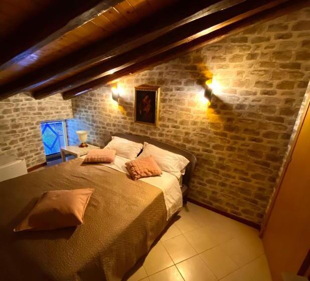 مبيت وإفطار Bianca Di Navarra House