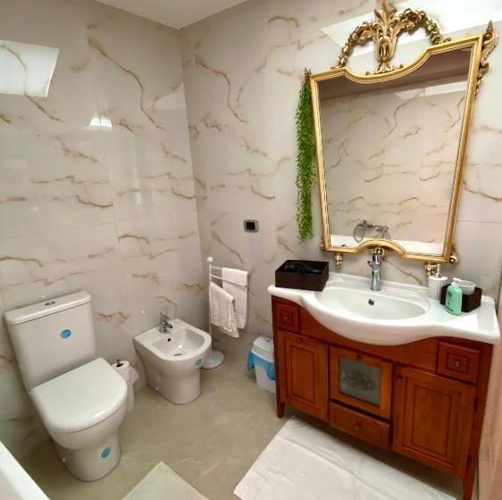 مبيت وإفطار Bianca Di Navarra House