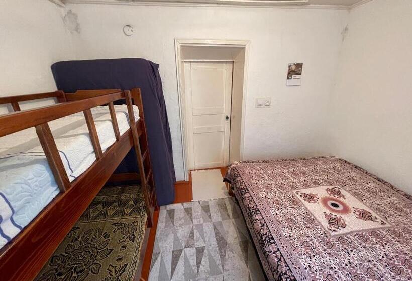 تختخواب و صبحانه Chon Alysh