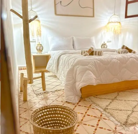 ベッドアンドブレックファースト Ecobay Hostel