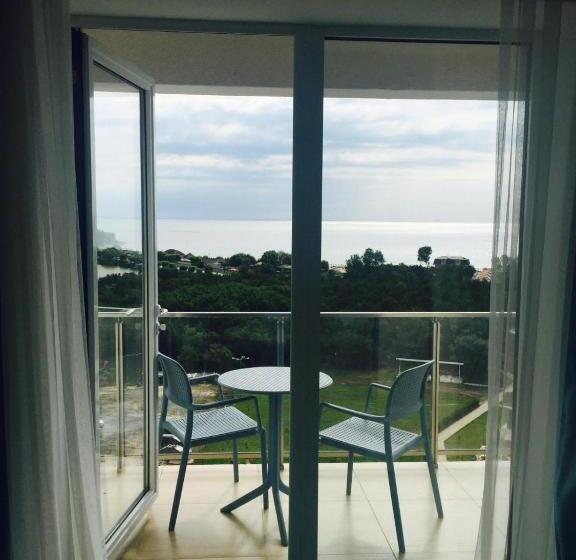 Blooming By The Sea Camere Cu Vedere Frontală Spre Mare