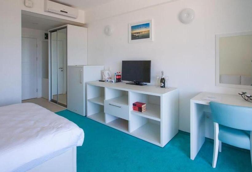 Blooming By The Sea Camere Cu Vedere Frontală Spre Mare