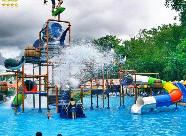 هتل Atlant Forest Vlllage