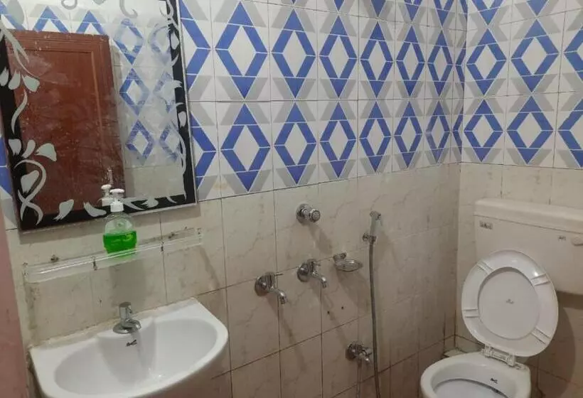 هتل Goroomgo Santi Mahal Bhubaneswar