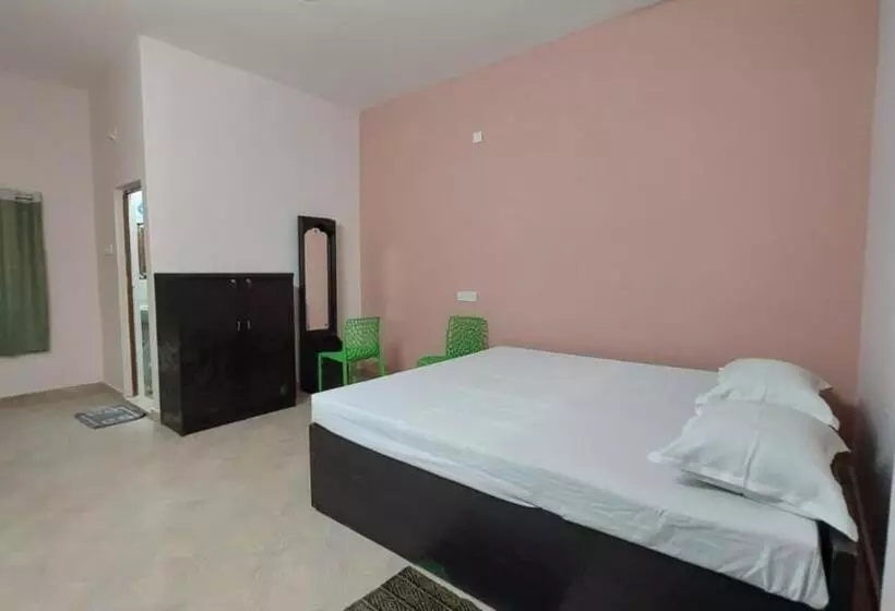 هتل Goroomgo Santi Mahal Bhubaneswar