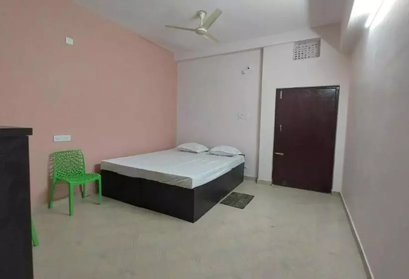 هتل Goroomgo Santi Mahal Bhubaneswar
