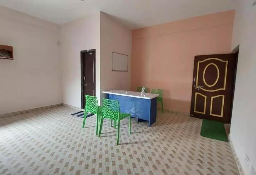 هتل Goroomgo Santi Mahal Bhubaneswar
