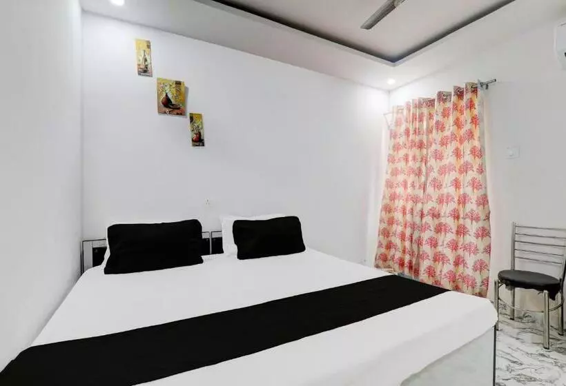 ホテル Oyo Kn Guest House