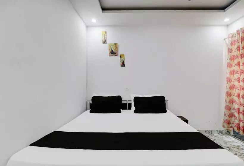 ホテル Oyo Kn Guest House