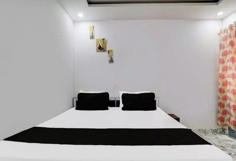 ホテル Oyo Kn Guest House
