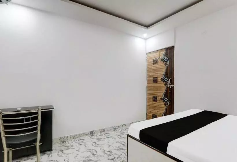 ホテル Oyo Kn Guest House