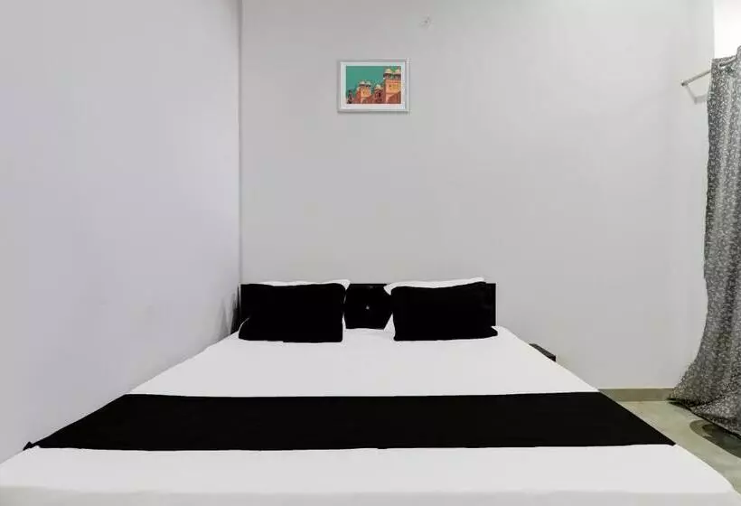 ホテル Oyo Kn Guest House