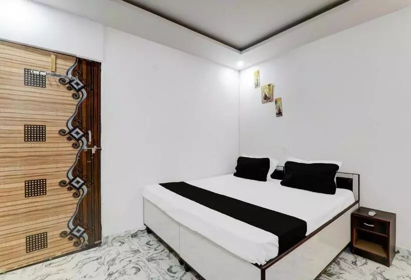 ホテル Oyo Kn Guest House