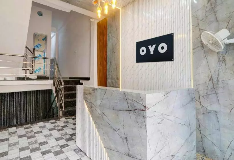 ホテル Oyo Kn Guest House