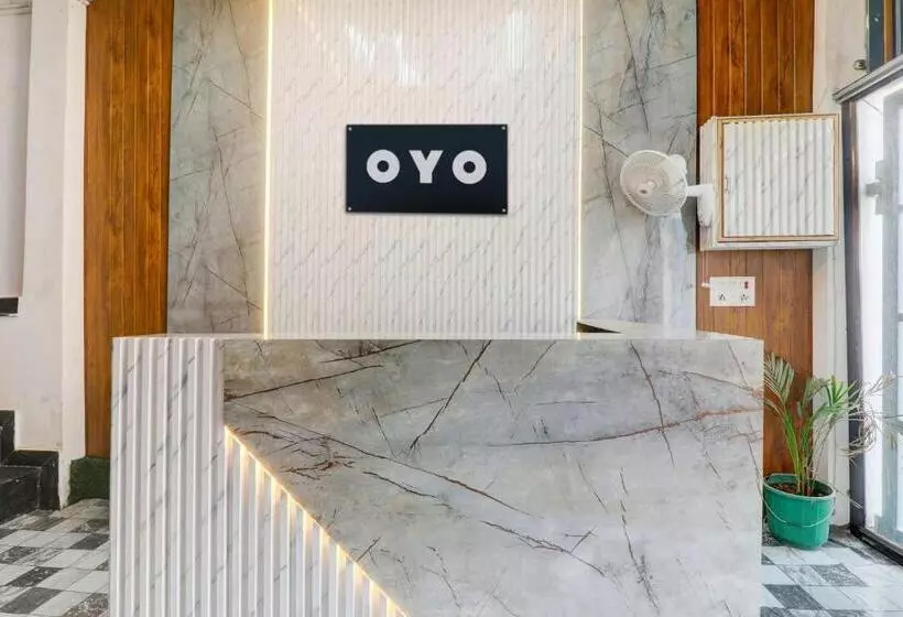ホテル Oyo Kn Guest House