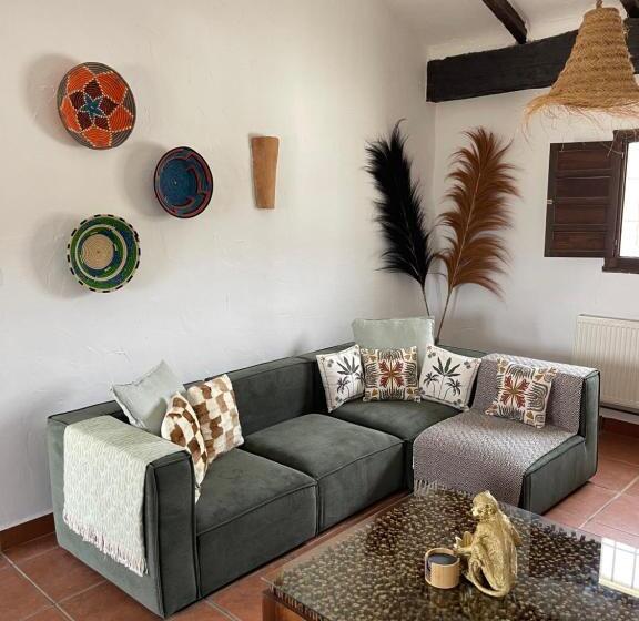 ペンション Miluna Oasis Suites